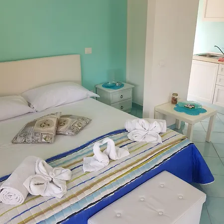 Konukevi 100 Passi Dal Mare
