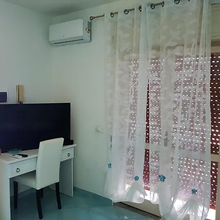 Konukevi 100 Passi Dal Mare 4*