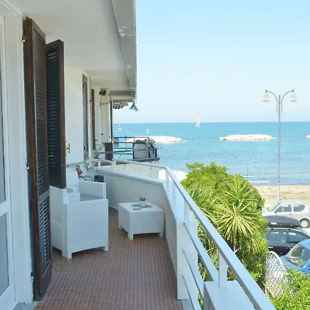 100 Passi Dal Mare Konukevi 4*