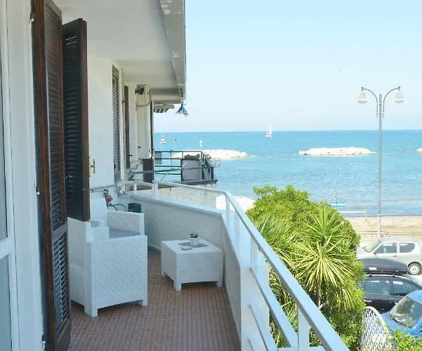 100 Passi Dal Mare Pensión 4*